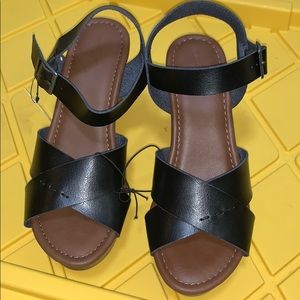 Universal Thread Black/Estella Heels